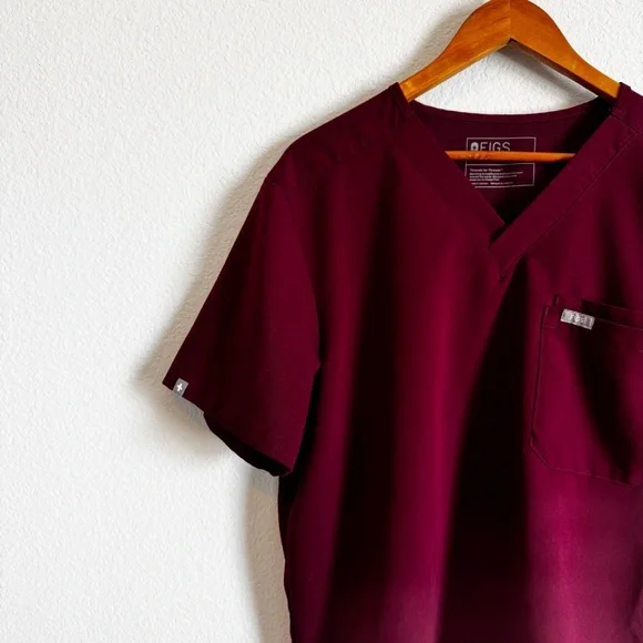 Figs Men's Leon Burgundy Three Pocket V Neck Short Sleeve Scrub Top Size Large - Picture 2 of 8